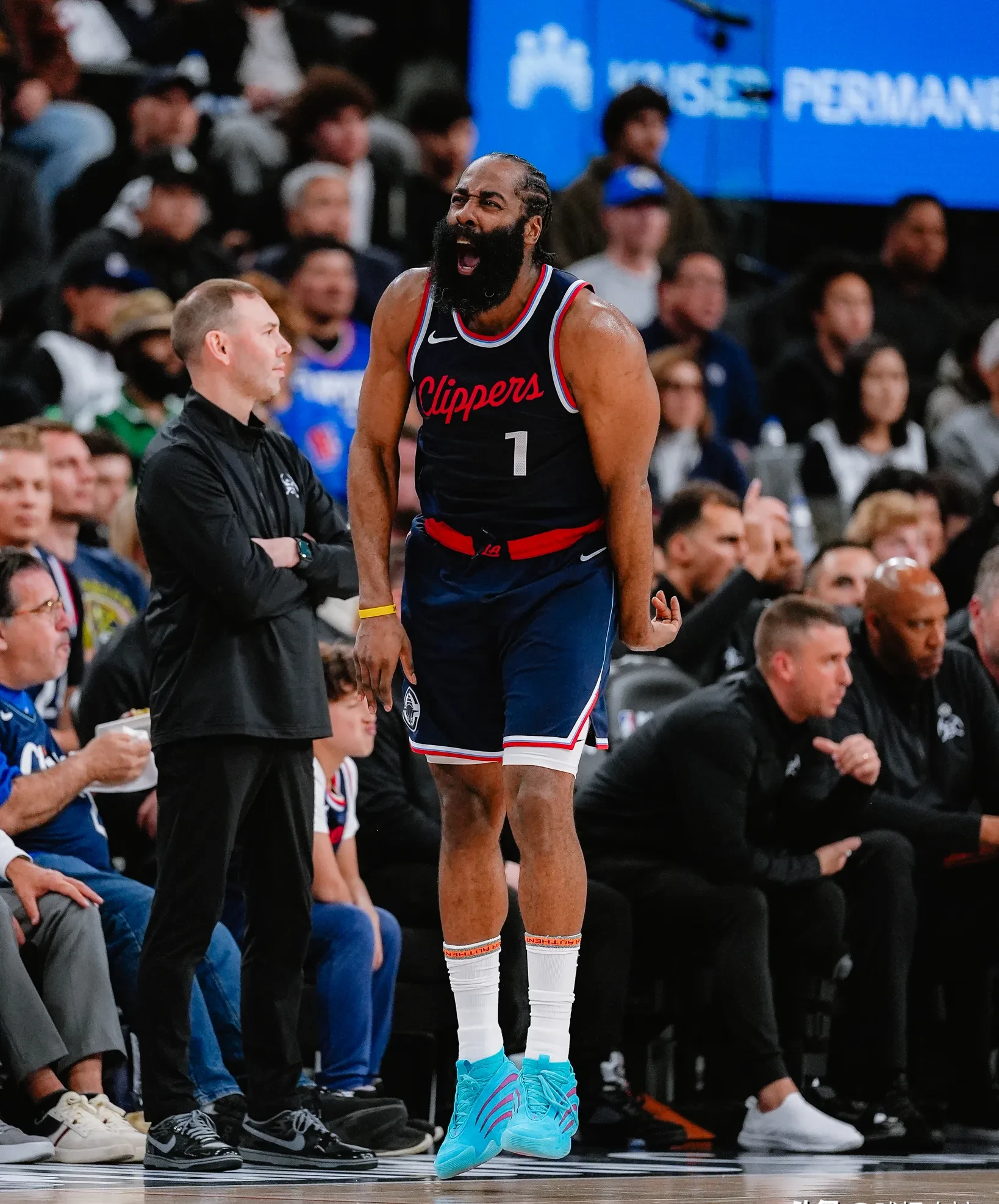  哈登回归赛场，比分优势明显首场状态亮眼，FPX观众沸腾！-开云百家乐